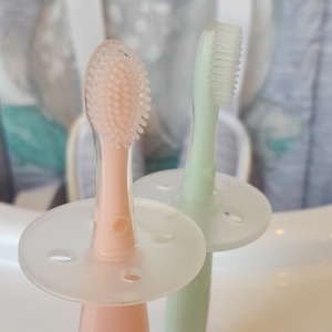 توضیحات مسواک سیلیکونی کیکابو kikkaboo مدل softy