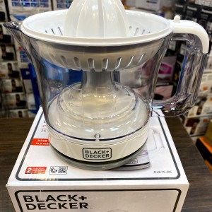 آب مرکبات‌گیری بلک اند دکر 25 وات مدل CJ675-B5 با ظرفیت 600 میلی‌لیتر