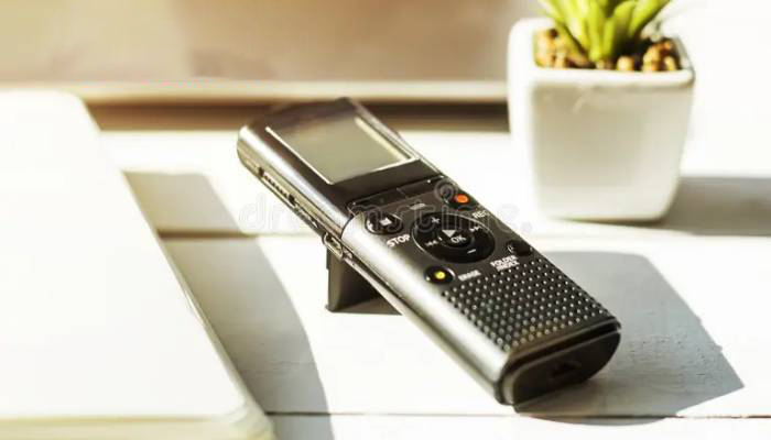 چه تفاوتی بین دستگاه ضبط صدا خبرنگاری و مدل‌های دانشجویی وجود دارد؟