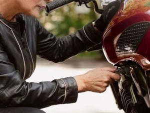نصب جی پی اس از نکات ضروری برای موتورسواری بانوان