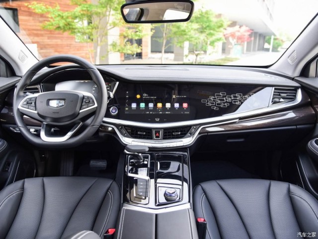 رو داشبوردی جدید پشت سیلیکن جیلی Geely GC9