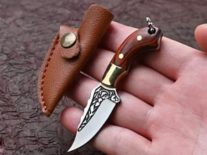 چاقو آنباکسینگ برنجی دارای کاور قابل آویز از دسته کلید Brass smallknife sharp self-defense unboxing