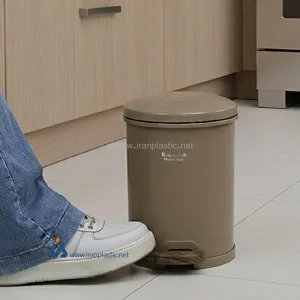 سطل زباله پدالی ۴ لیتری کارن پلاستیک