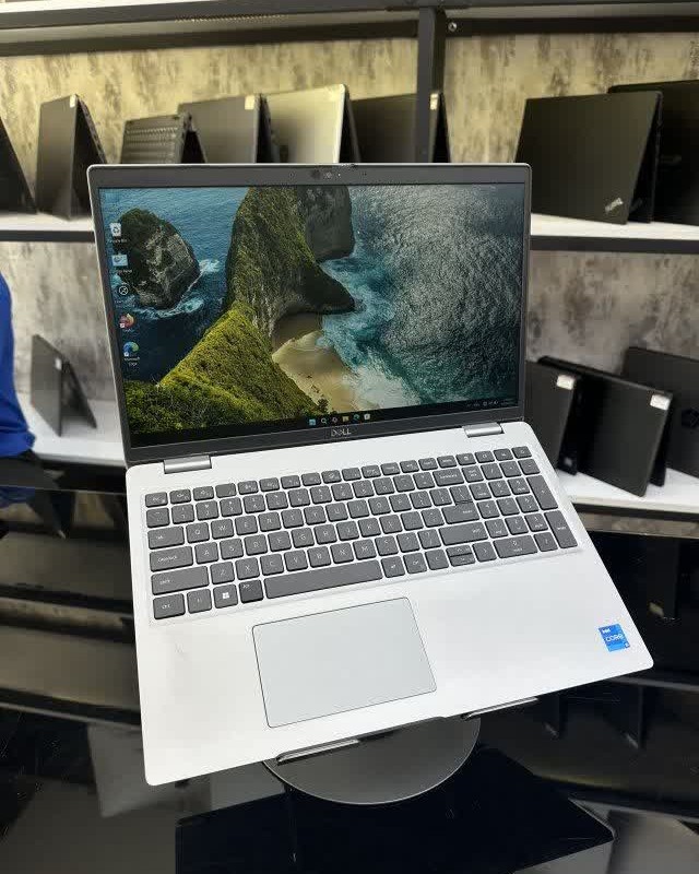 لپ تاپ  DELL LATITUDE 5530(I5(12)U/8/256/INTEL)
