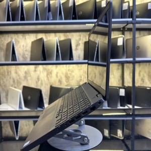 لپ تاپ Dell مدل I7(9H)/8/256/4G)Precision 3541)