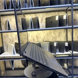 لپ تاپ Dell مدل I7(9H)/8/256/4G)Precision 3541)