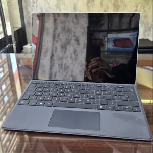 لپ تاپ استوک Microsoft Surface Pro 7 | Core i5-1035G4 | RAM 8GB | SSD 256GB | 12.3 Inch