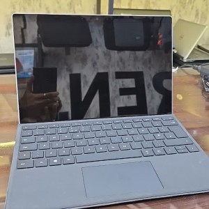 لپ تاپ استوک Microsoft Surface Pro 7 | Core i5-1035G4 | RAM 8GB | SSD 256GB | 12.3 Inch