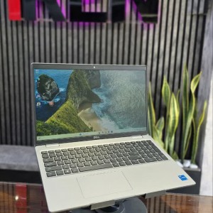 لپ تاپ استوک Dell Latitude 5520 | Core i7-1165G7 | RAM 8GB | SSD 256GB | 15.6 Inch FHD Touch | Intel Iris Xe
