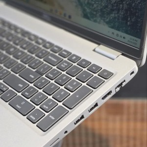 لپ تاپ استوک Dell Latitude 5520 | Core i7-1165G7 | RAM 8GB | SSD 256GB | 15.6 Inch FHD Touch | Intel Iris Xe