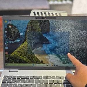 لپ تاپ استوک Dell Latitude 5520 | Core i7-1165G7 | RAM 8GB | SSD 256GB | 15.6 Inch FHD Touch | Intel Iris Xe