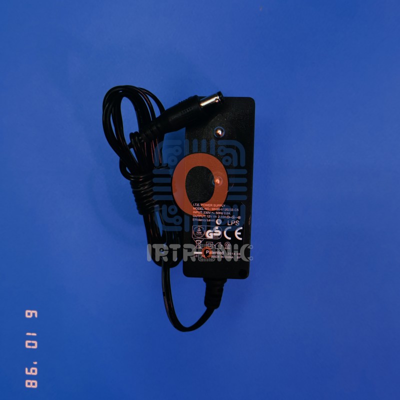 اداپتور 12 ولت 2.33 امپر