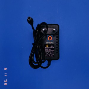 اداپتور 9 ولت 1 امپر MDIANOOR