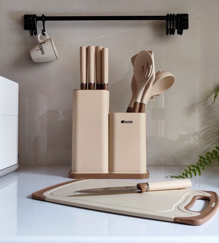 ست چاقو کفگیر‌ملاقه وتخته‌گوشت استندار 12 پارچه