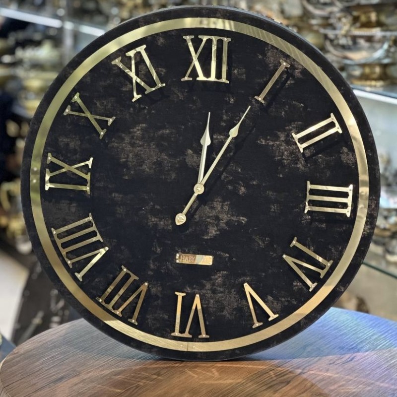 ساعت دیواری چرمی