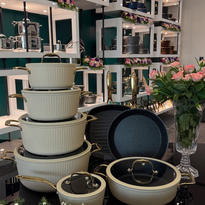 سرویس قابلمه آلما ۱۴پارچه با درب سيليكونى دستگیره طلایی ای