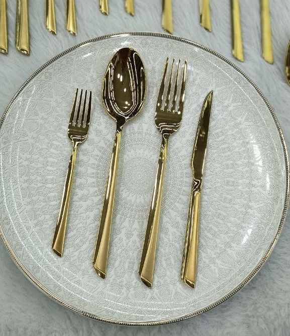 سرویس قاشق چنگال یونیک 24 نفره 120 پارچه مدل ناخنی طلایی