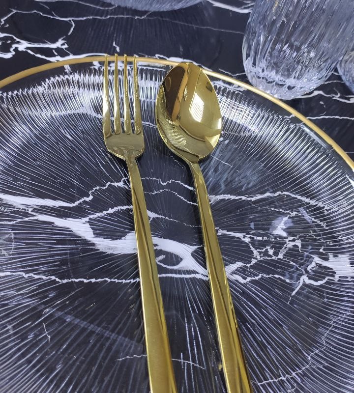 قاشق و چنگال یونیک طلایی