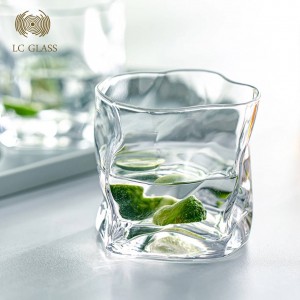 نیم لیوان شیشه ایی  دفرمه مچاله