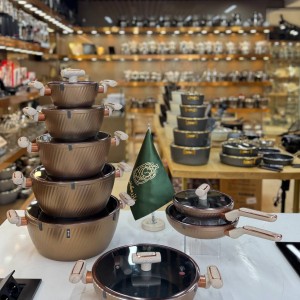 سرویس های ۱۶ پارچه MGS   (ST)