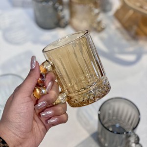 ماگ و فنجان دسته مرواریدی Arabella