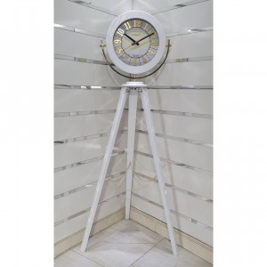 ساعت کنارسالنی