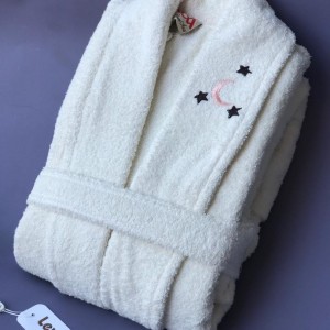 حوله تن پوش کلاهدار زنانه