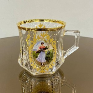 فنجان چایخوری لب طلا طرح دار