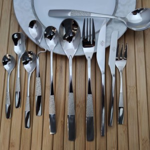 سرویس ۲۴ نفره نیم طلایی پالرمو کد 999s 24 نفره ۱۵۴ پارچه