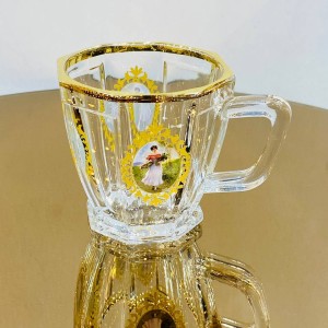 فنجان چایخوری لب طلا طرح دار