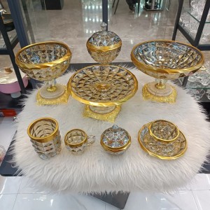 سرویس پذیرای شامپاینی لب طلا