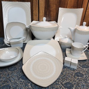 سرویس چینی اصفهان لورین  قالب سناتور طرح مربع رامونا طلایی