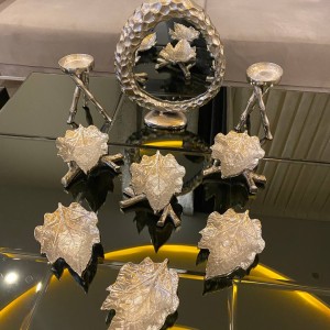 هفت سین برگ توت 