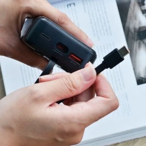 پاوربانک انرجایزر مدل UE20084PQ LCD 22.5W ظرفیت 20000 میلی آمپر