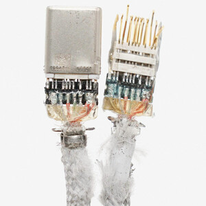 کابل شارژ USB-C به USB-C اپل اورجینال A2795 طول 1 متر سر کارتنی