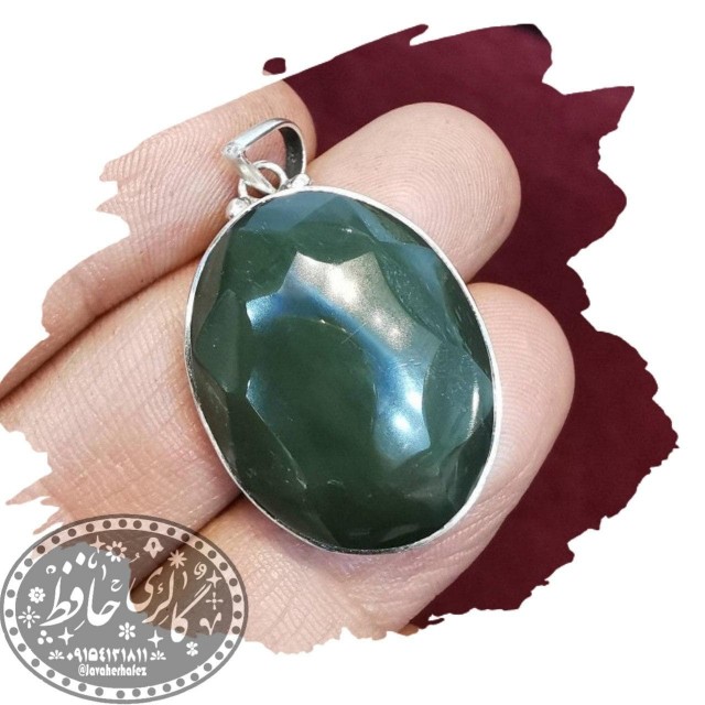 مدال یشم یمنی تراش الماس دور نگین +گنجینه پنج حرز شریف