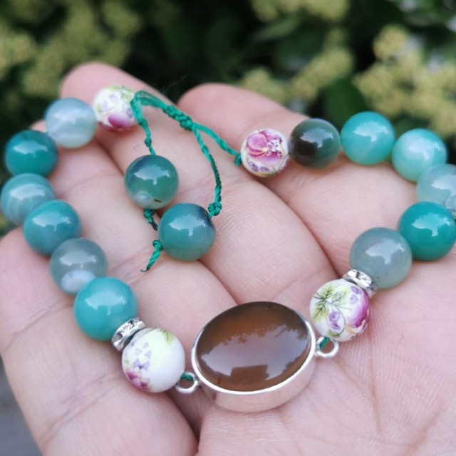 دستبند عقیق یمنی با طرح دانه تسبیح +گنجینه پنج حرز شریف