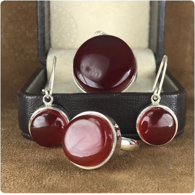 نیم ست مدال گوشواره و انگشتر عقیق سرخ آبدار خراسانی +گنجینه پنج حرز شریف