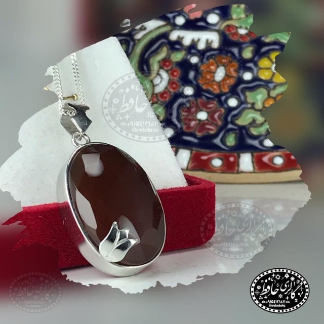 مدال فاخر عقیق کبدی یمنی تراش الماس قاب طرح برگ +گنجینه پنج حرز شریف