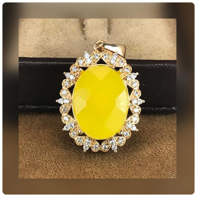 مدال عقیق خراسانی قاب رزگلد همراه گنجینه پنج حرز شریف