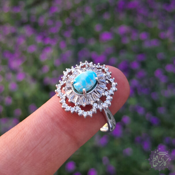 انگشتر زنانه با سنگ فیروزه نیشابور رکاب نقره