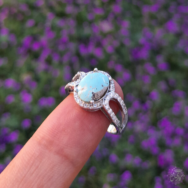 انگشتر زنانه با سنگ فیروزه نیشابور رکاب نقره