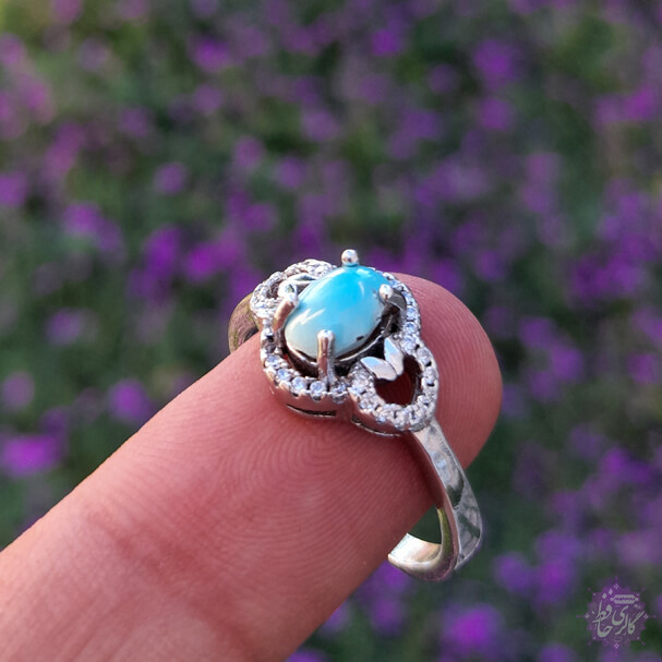 انگشتر زنانه با سنگ فیروزه نیشابور رکاب نقره
