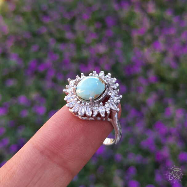 انگشتر زنانه با سنگ فیروزه نیشابور رکاب نقره