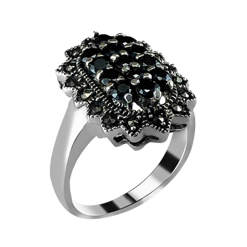 انگشتر جواهری زنانه با سنگ های یاقوت کبود