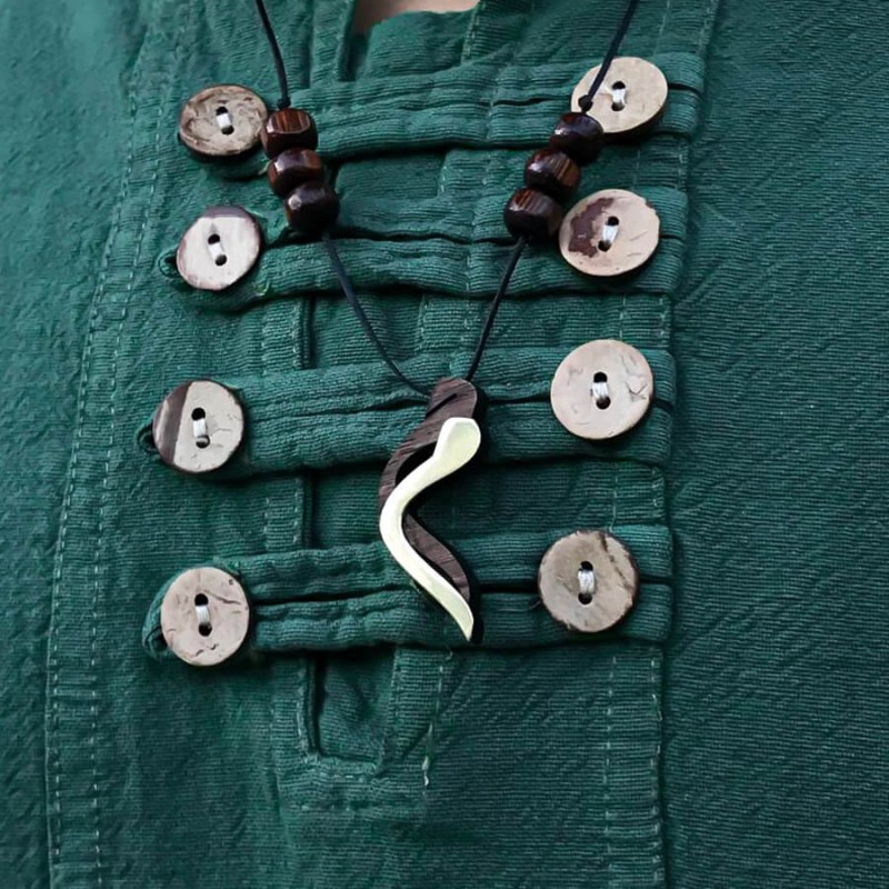 گردنبند چوب و نقره طرح حرف م