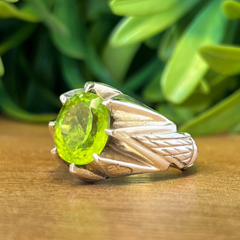 انگشتر مردانه با سنگ زبرجد خوشرنگ معدنی