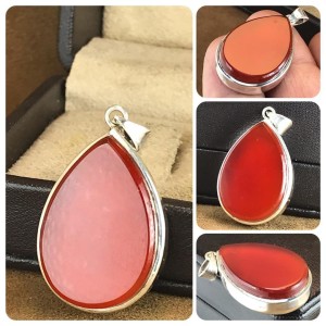 مدال زیبای نگین عقیق سرخ معدنی اشکی +گنجینه پنج حرز شریف