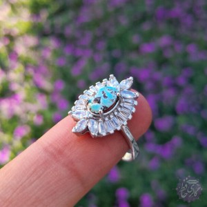 انگشتر زنانه با سنگ فیروزه نیشابور رکاب نقره