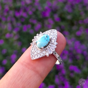 انگشتر زنانه با سنگ فیروزه نیشابور رکاب نقره